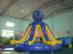 Bouncer inflable del pulpo