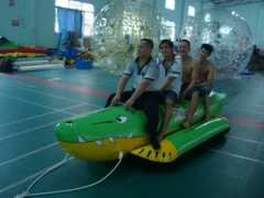 Barco de cocodrilo inflable