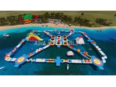 El parque acuático inflable